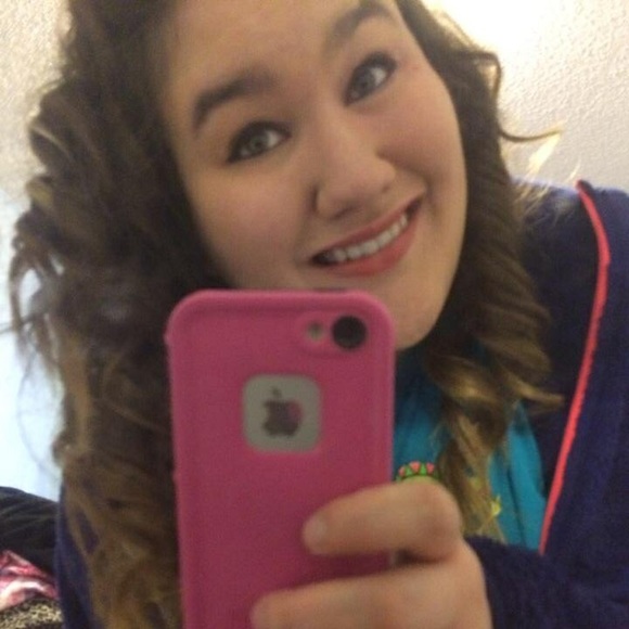 Meet your Posher, Jessica - Picture 1 of 1